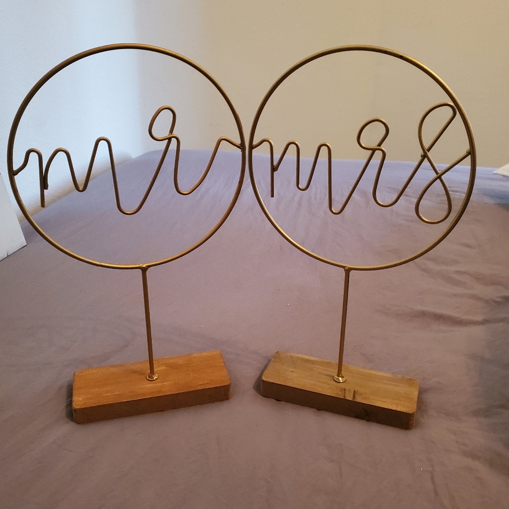 COPY - Mr. & Mrs. Wedding Metal table top decor
